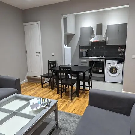 شقة Edge 2 Bed Property *